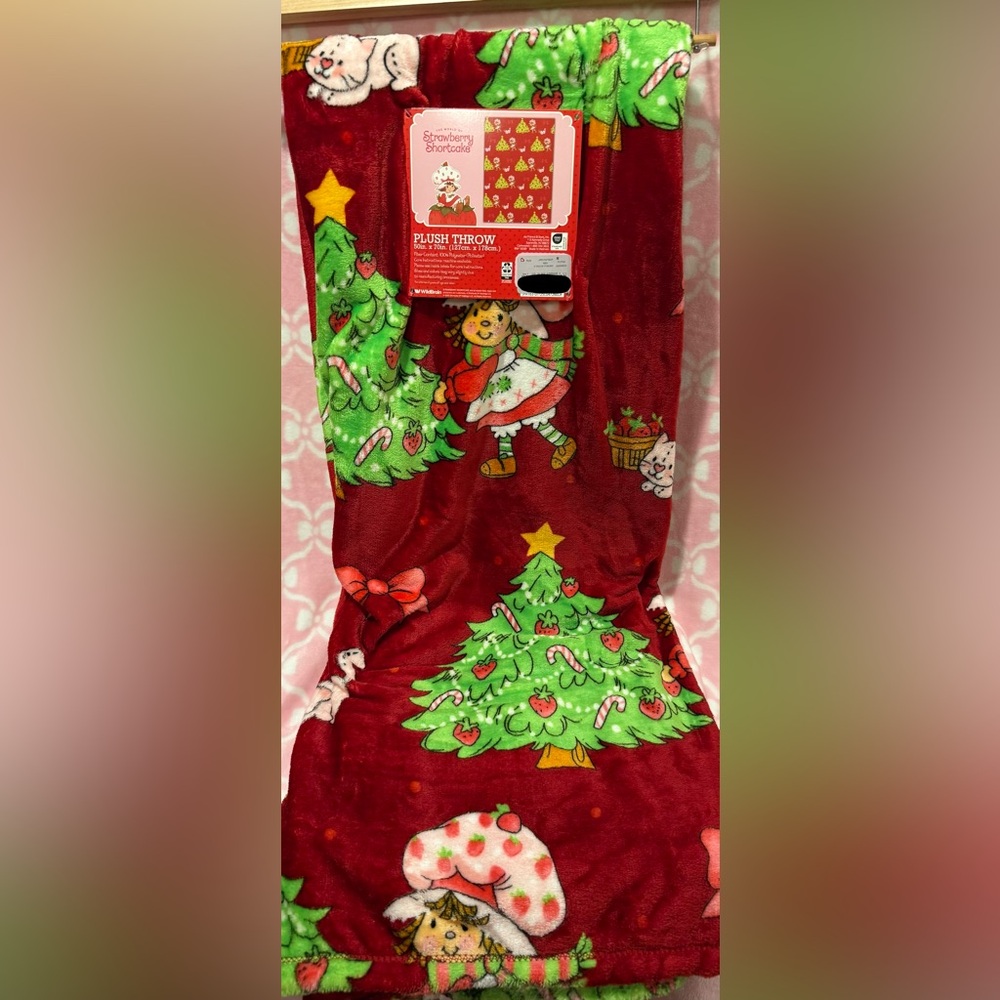 Strawberry Shortcake Holiday Plush Throw